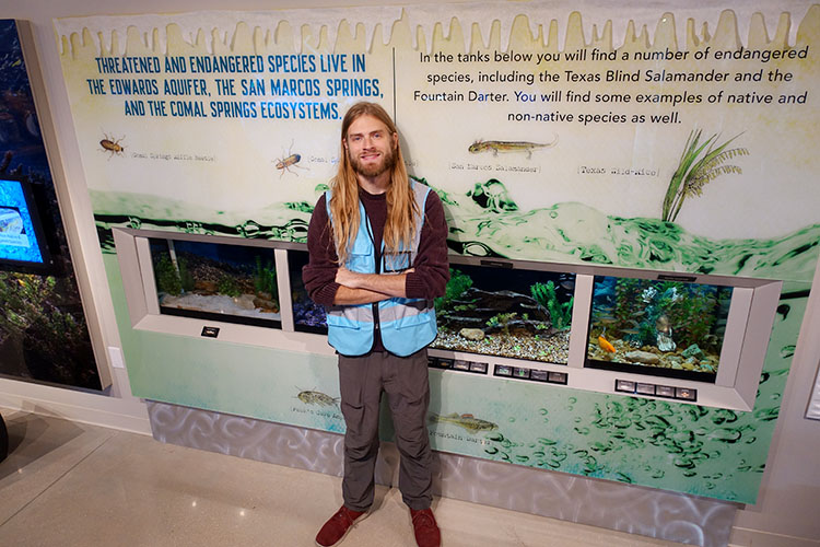 Clayton Klinberg EAA EOC Aquarium Tech